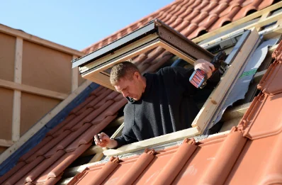 Pose de fenêtres de toit Velux à Campagne